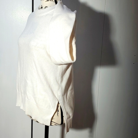 Tahari- White crew neck Sweater Dropped Shoulder Hi- lo Neutral Staple Sz.Large - Picture 2 of 6